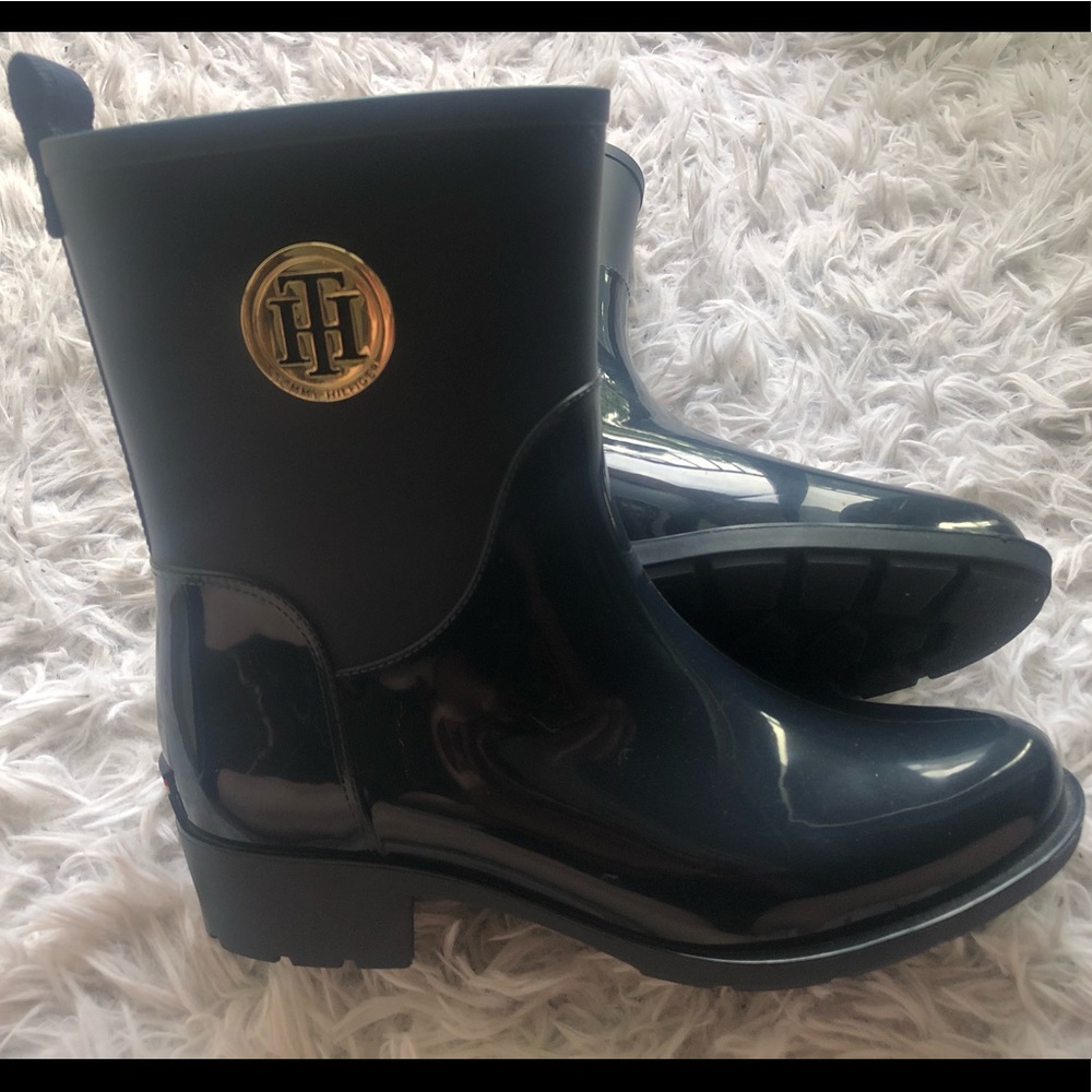 Navy blue Tommy Hilfiger rain boots